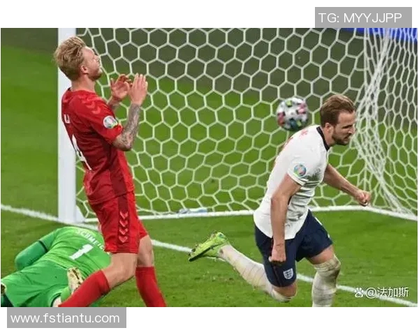 外国足球明星遭遇诈骗事件引发广泛关注与讨论